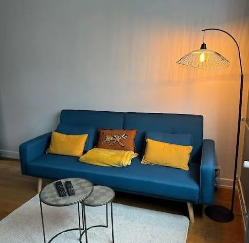 Constantine Suits 21 - 4 Personnes Centre * Ντιζόν